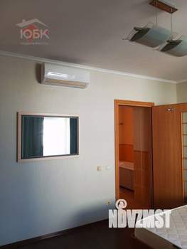 Коттедж 196м&sup2;, 2-этажный, участок 4 сот.  