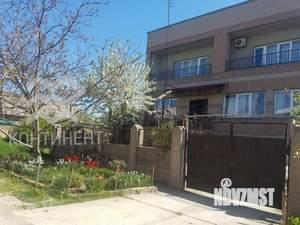 Дом 300м&sup2;, 3-этажный, участок 6 сот.  