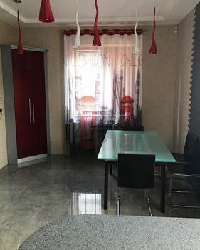 Дом 250м², 2-этажный, участок 6 сот.  