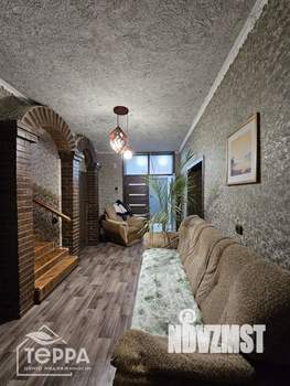 Дом 350м², 3-этажный, участок 6 сот.  