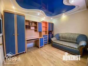 Дом 182м², 2-этажный, участок 4 сот.  