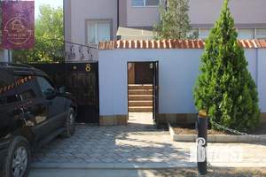 Дом 307м&sup2;, 3-этажный, участок 6 сот.  