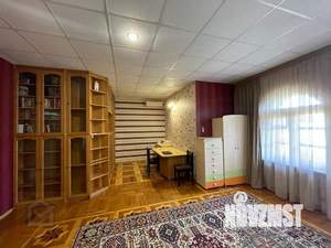 Дом 567м², 3-этажный, участок 12 сот.  