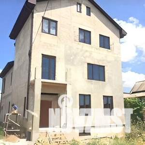 Дом 300м&sup2;, 3-этажный, участок 5 сот.  