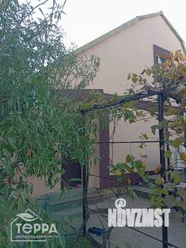 Дом 100м&sup2;, 2-этажный, участок 6 сот.  