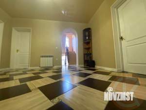 Дом 240м&sup2;, 2-этажный, участок 6 сот.  