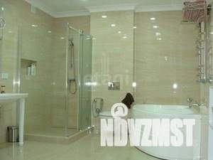 Дом 276м², 3-этажный, участок 1 сот.  