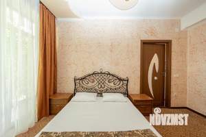 Коттедж 1401м², 4-этажный, участок 15 сот.  