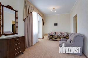 Дом 500м², 3-этажный, участок 4 сот.  