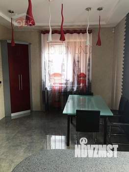 Дом 250м², 2-этажный, участок 6 сот.  