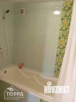 Дом 100м&sup2;, 2-этажный, участок 6 сот.  