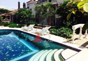 Дом 526м&sup2;, 3-этажный, участок 10 сот.  