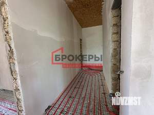 Дом 200м&sup2;, 1-этажный, участок 7 сот.  