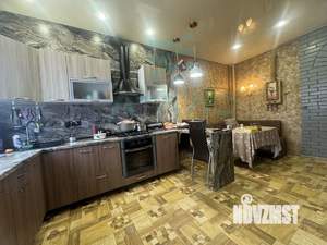 Дом 355м², 3-этажный, участок 6 сот.  