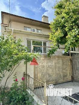 Дом 248м², 2-этажный, участок 6 сот.  