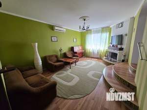 Дом 209м², 2-этажный, участок 5 сот.  