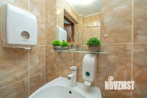 Дом 1600м², 3-этажный, участок 15 сот.  