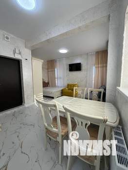 Студия квартира, посуточно, 39м2, 1/10 этаж