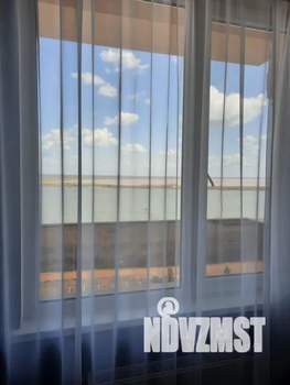 Студия квартира, посуточно, 43м2, 6/9 этаж