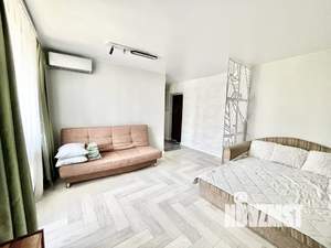 1-к квартира, посуточно, 35м2, 6/9 этаж