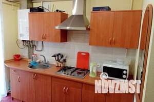 2-к квартира, посуточно, 44м2, 1/2 этаж