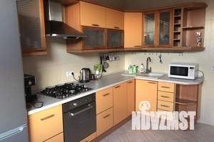 2-к квартира, посуточно, 90м2, 4/5 этаж