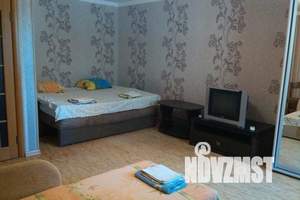 1-к квартира, посуточно, 40м2, 1/9 этаж