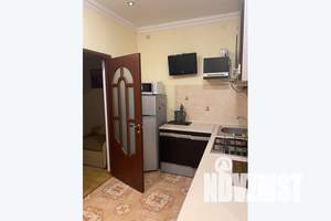 2-к квартира, посуточно, 100м2, 1/2 этаж