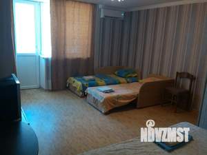 1-к квартира, посуточно, 40м2, 1/10 этаж