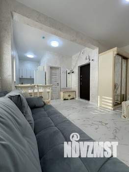 Студия квартира, посуточно, 39м2, 1/10 этаж