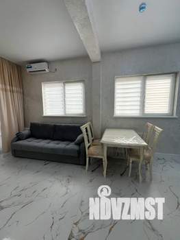 Студия квартира, посуточно, 39м2, 1/10 этаж