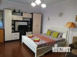 Студия квартира, посуточно, 38м2, 1/2 этаж