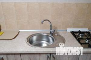 2-к квартира, посуточно, 40м2, 1/2 этаж