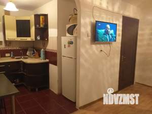 Студия квартира, посуточно, 55м2, 1/5 этаж