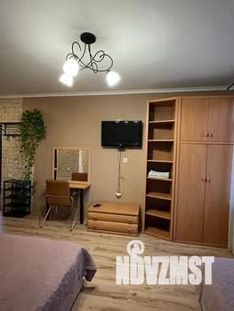 Студия квартира, посуточно, 38м2, 2/2 этаж