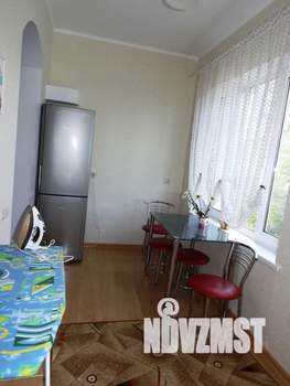 2-к квартира, посуточно, 58м2, 3/3 этаж