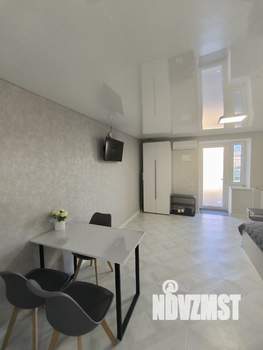 Студия квартира, посуточно, 25м2, 1/4 этаж