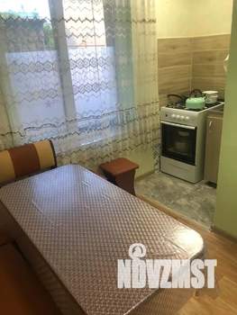 1-к квартира, посуточно, 30м2, 1/2 этаж