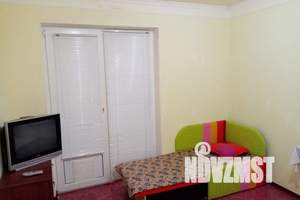 2-к квартира, посуточно, 44м2, 1/2 этаж