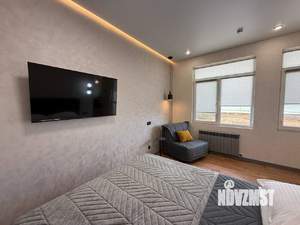 Студия квартира, посуточно, 42м2, 3/9 этаж