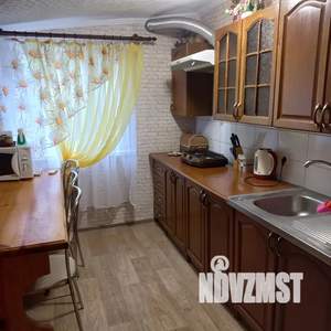 2-к квартира, посуточно, 50м2, 1/1 этаж