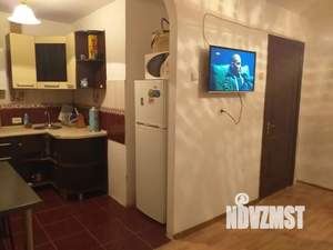 Студия квартира, посуточно, 55м2, 1/5 этаж