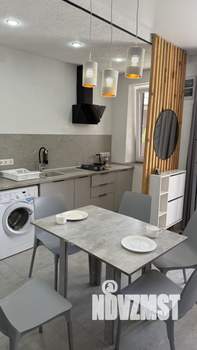 Студия квартира, посуточно, 30м2, 1/3 этаж