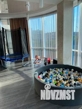 3-к квартира, посуточно, 132м2, 4/6 этаж