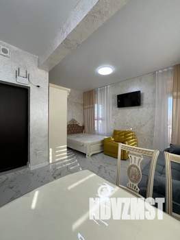 Студия квартира, посуточно, 39м2, 1/10 этаж