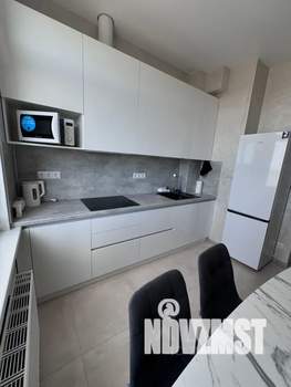 Студия квартира, посуточно, 42м2, 6/9 этаж