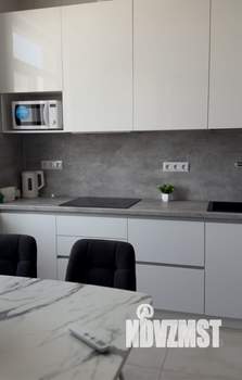 Студия квартира, посуточно, 42м2, 6/10 этаж