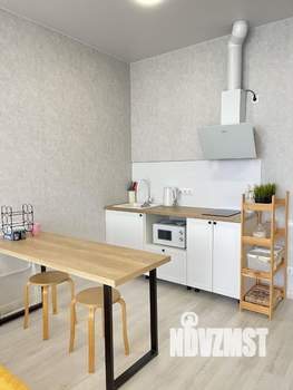 Студия квартира, посуточно, 40м2, 8/10 этаж