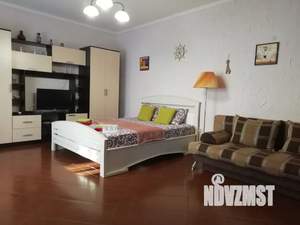 Студия квартира, посуточно, 38м2, 1/2 этаж