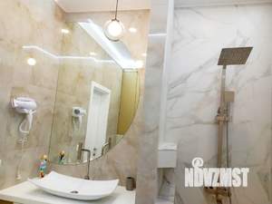 1-к квартира, посуточно, 62м2, 4/9 этаж